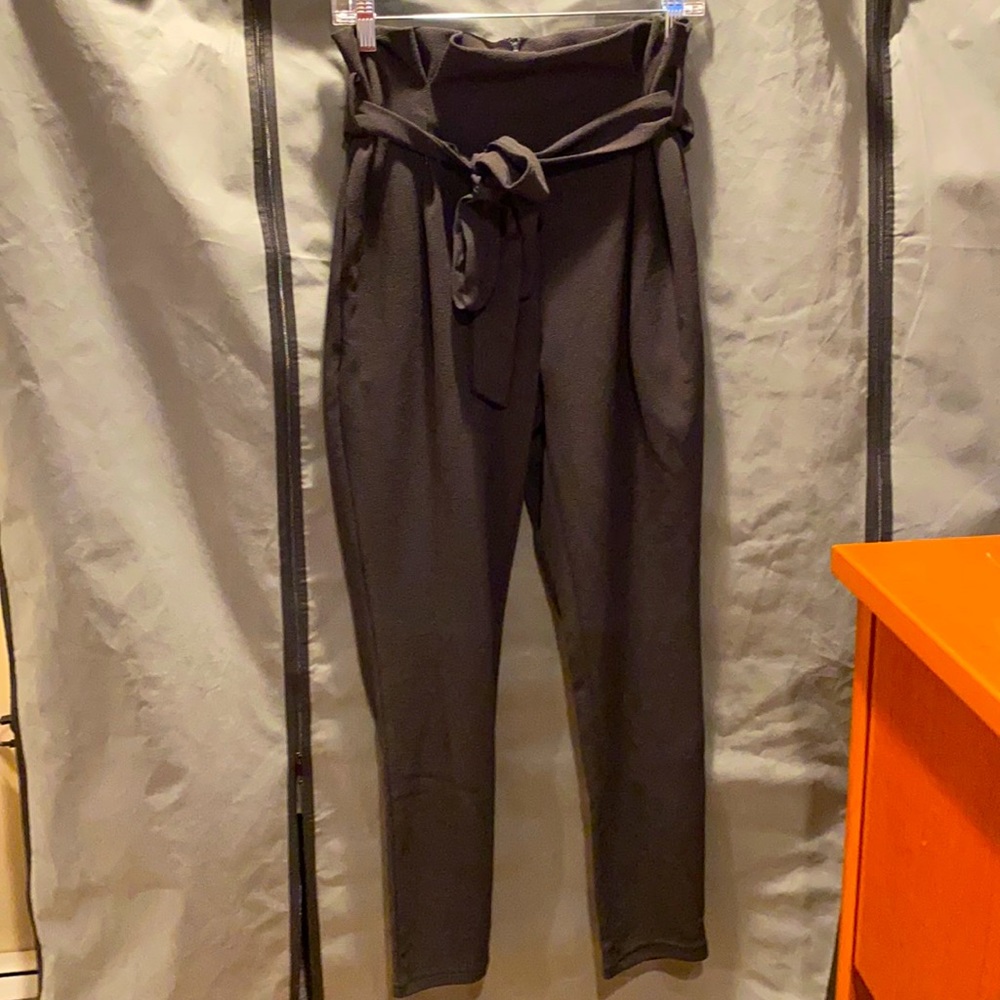 Ordered from SHEIN but doesn’t fit me. Never worn, also has pockets.